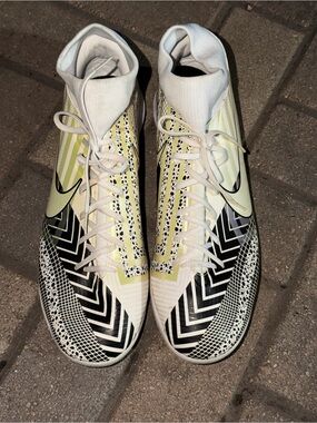 Nike Men's High-Top Athletic Shoes in White, Light Yellow and Black
